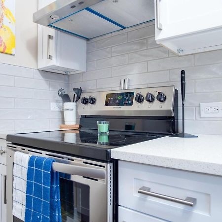 Gorgeous 2Br Condo W Parking Patio Coffee! YYC Exterior foto