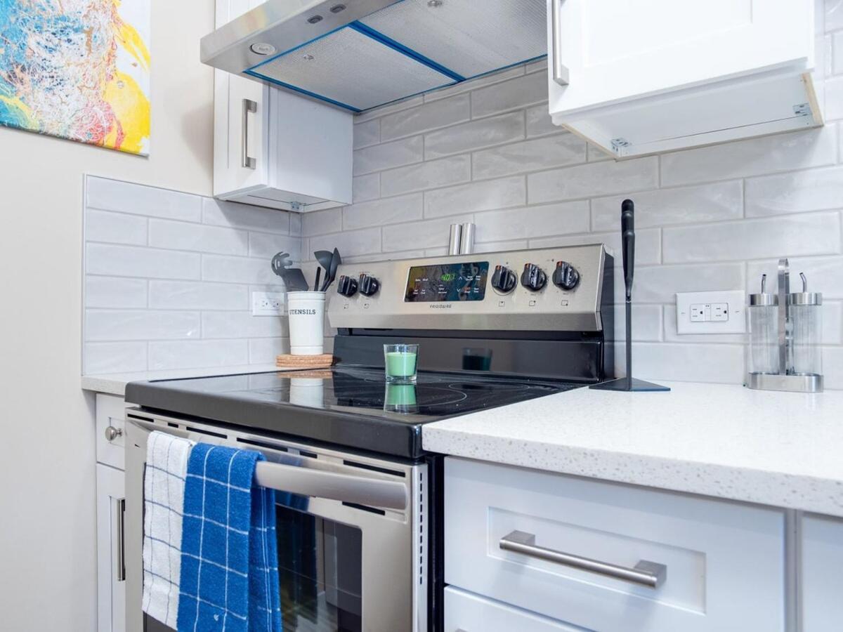 Gorgeous 2Br Condo W Parking Patio Coffee! YYC Exterior foto
