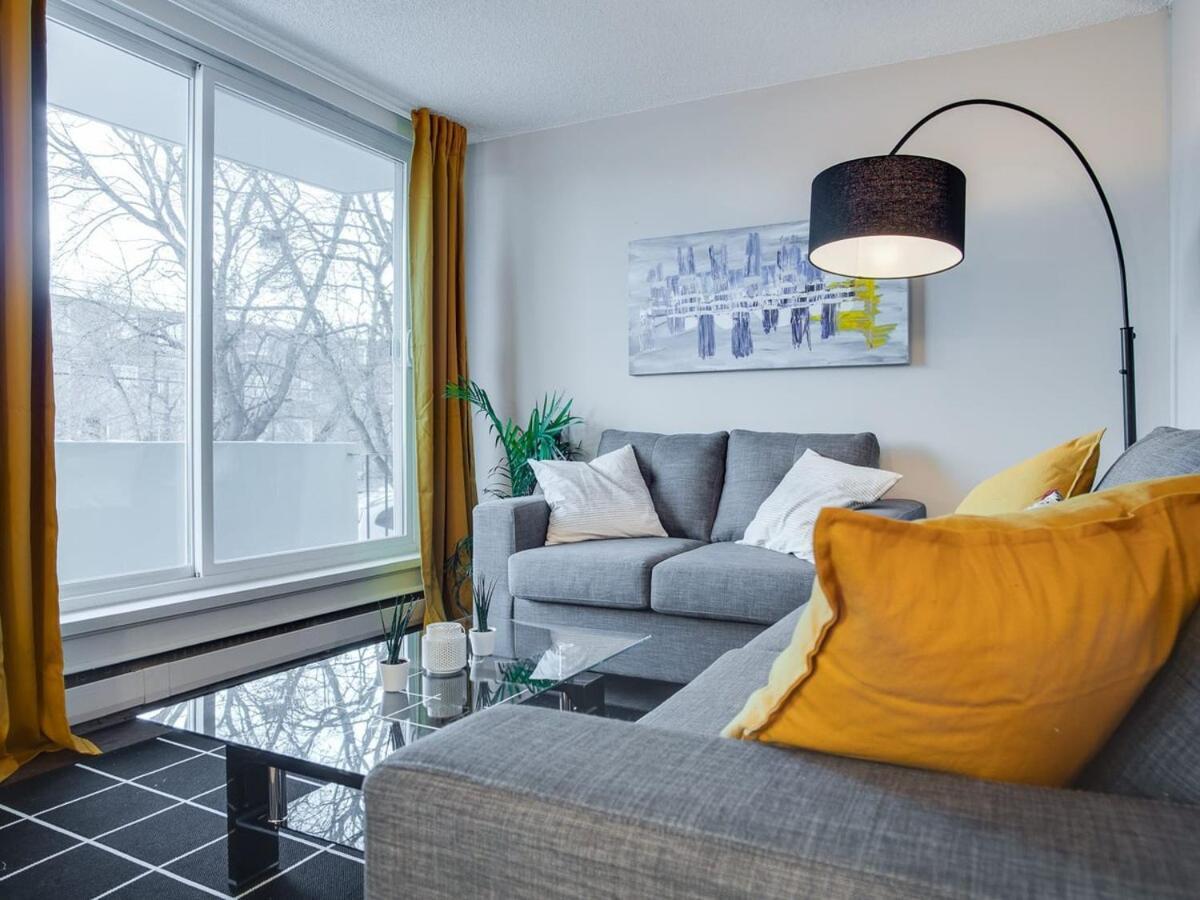 Gorgeous 2Br Condo W Parking Patio Coffee! YYC Exterior foto