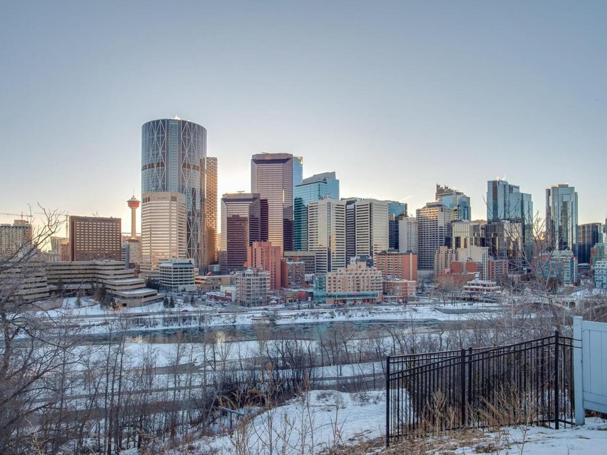Gorgeous 2Br Condo W Parking Patio Coffee! YYC Exterior foto