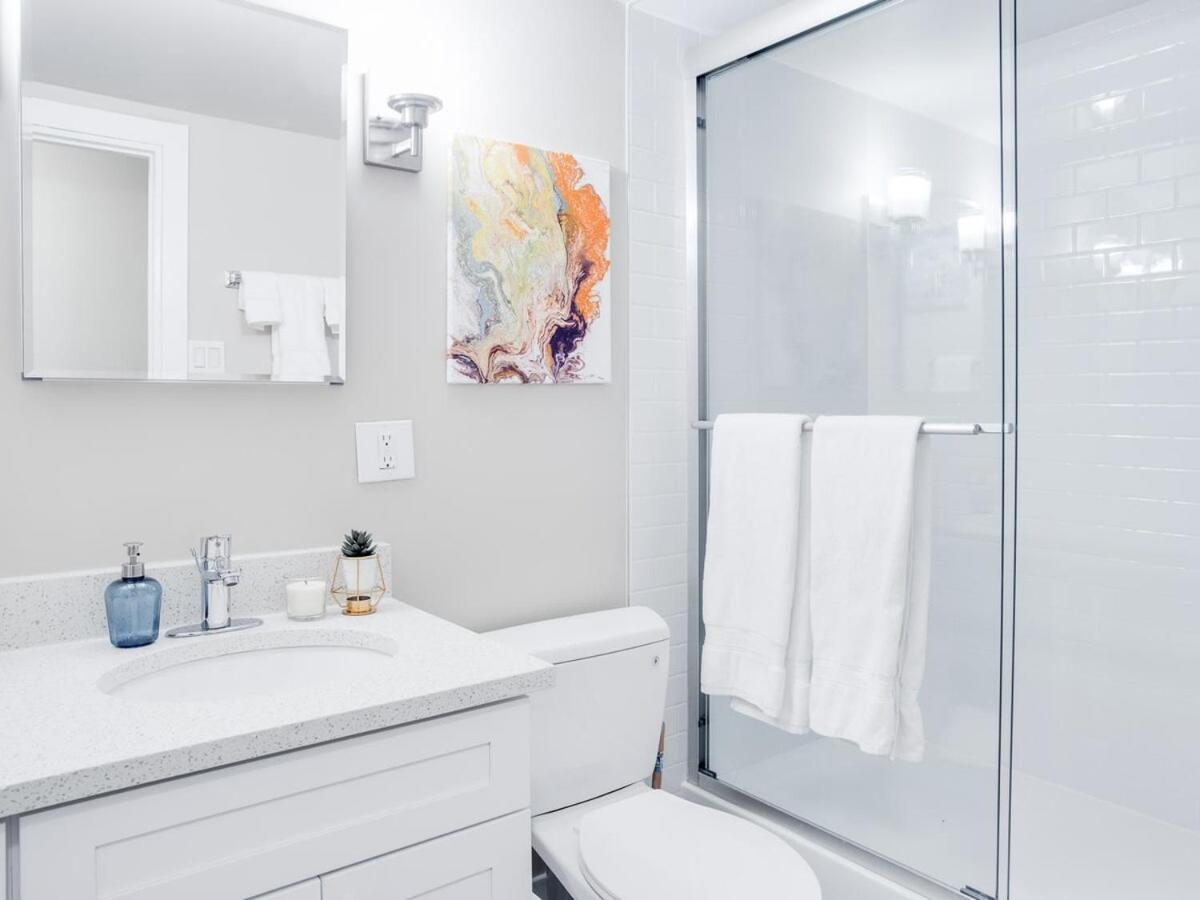 Gorgeous 2Br Condo W Parking Patio Coffee! YYC Exterior foto