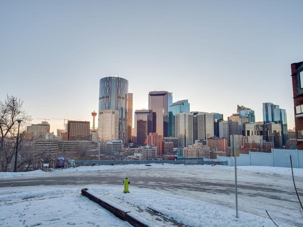 Gorgeous 2Br Condo W Parking Patio Coffee! YYC Exterior foto
