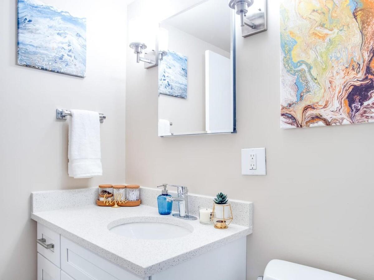 Gorgeous 2Br Condo W Parking Patio Coffee! YYC Exterior foto