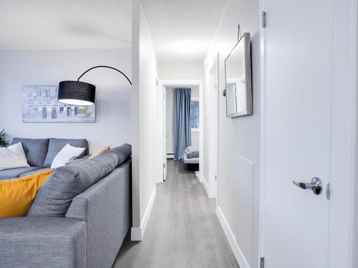 Gorgeous 2Br Condo W Parking Patio Coffee! YYC Exterior foto