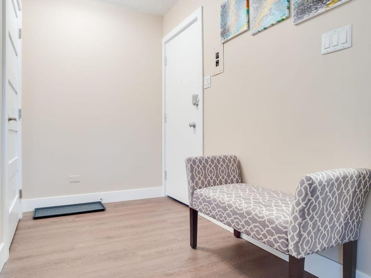 Gorgeous 2Br Condo W Parking Patio Coffee! YYC Exterior foto