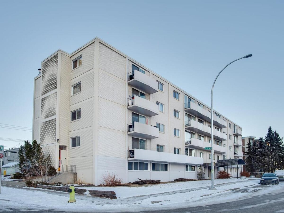 Gorgeous 2Br Condo W Parking Patio Coffee! YYC Exterior foto
