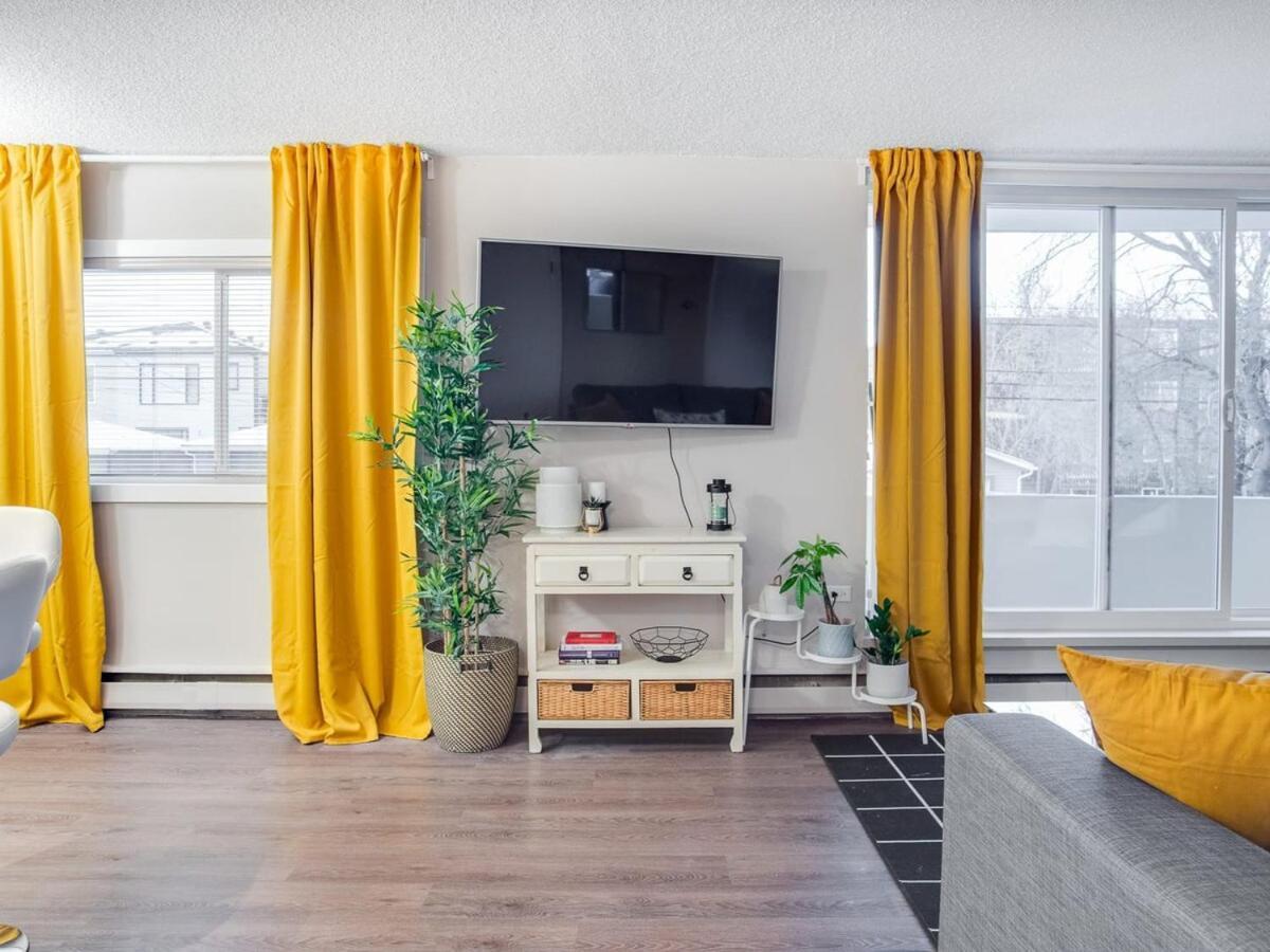 Gorgeous 2Br Condo W Parking Patio Coffee! YYC Exterior foto