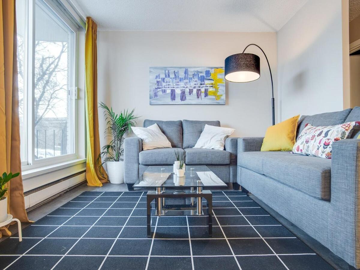 Gorgeous 2Br Condo W Parking Patio Coffee! YYC Exterior foto